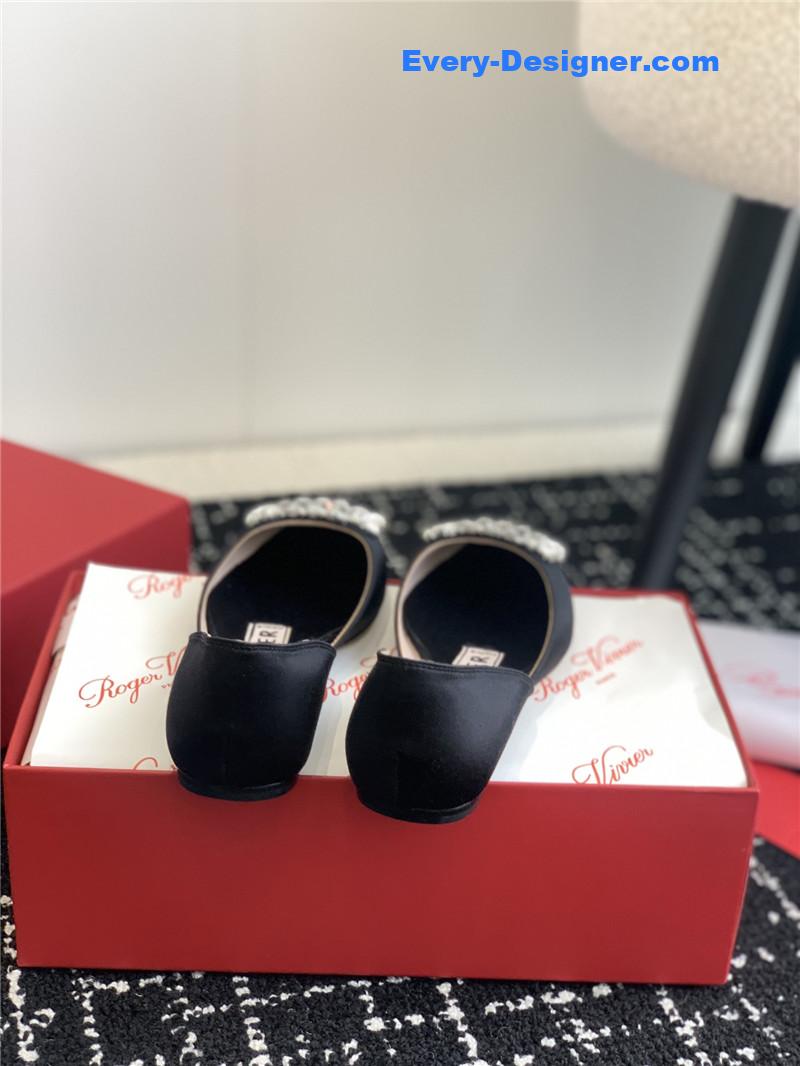 roger vivier hollow silk satin D1am0nd buckle flat shoes