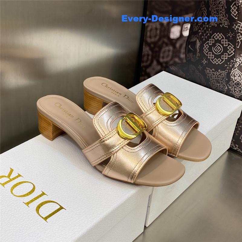 D10r cd letter metal logo flat hollow sandals