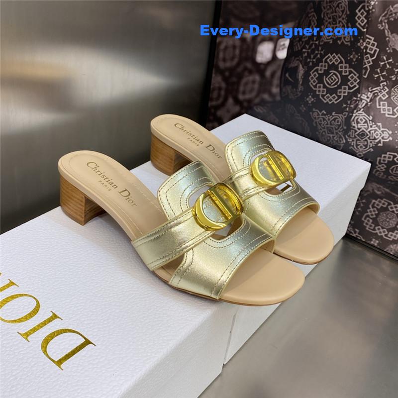 D10r cd letter metal logo flat hollow sandals
