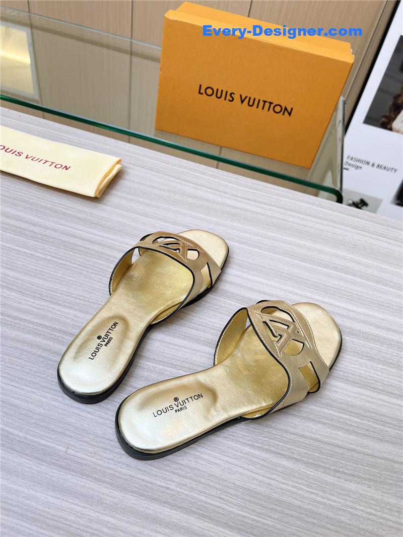 l0vis Vvtt0n lv milan fashion week catwalk slippers
