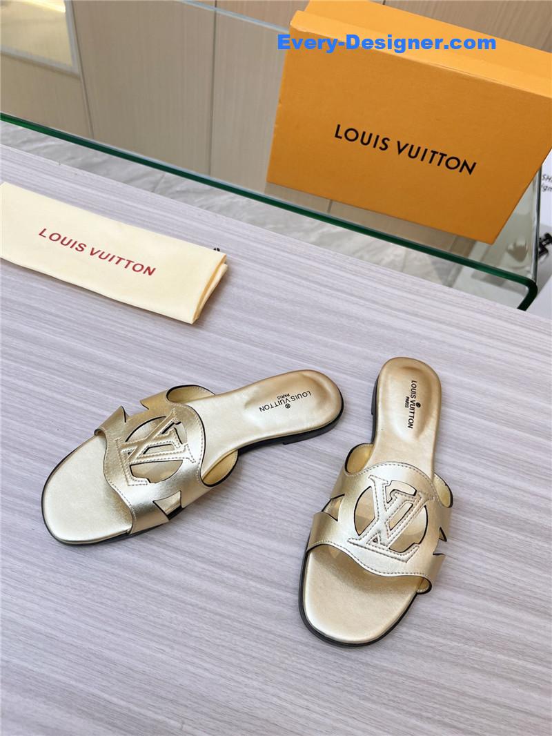 l0vis Vvtt0n lv milan fashion week catwalk slippers