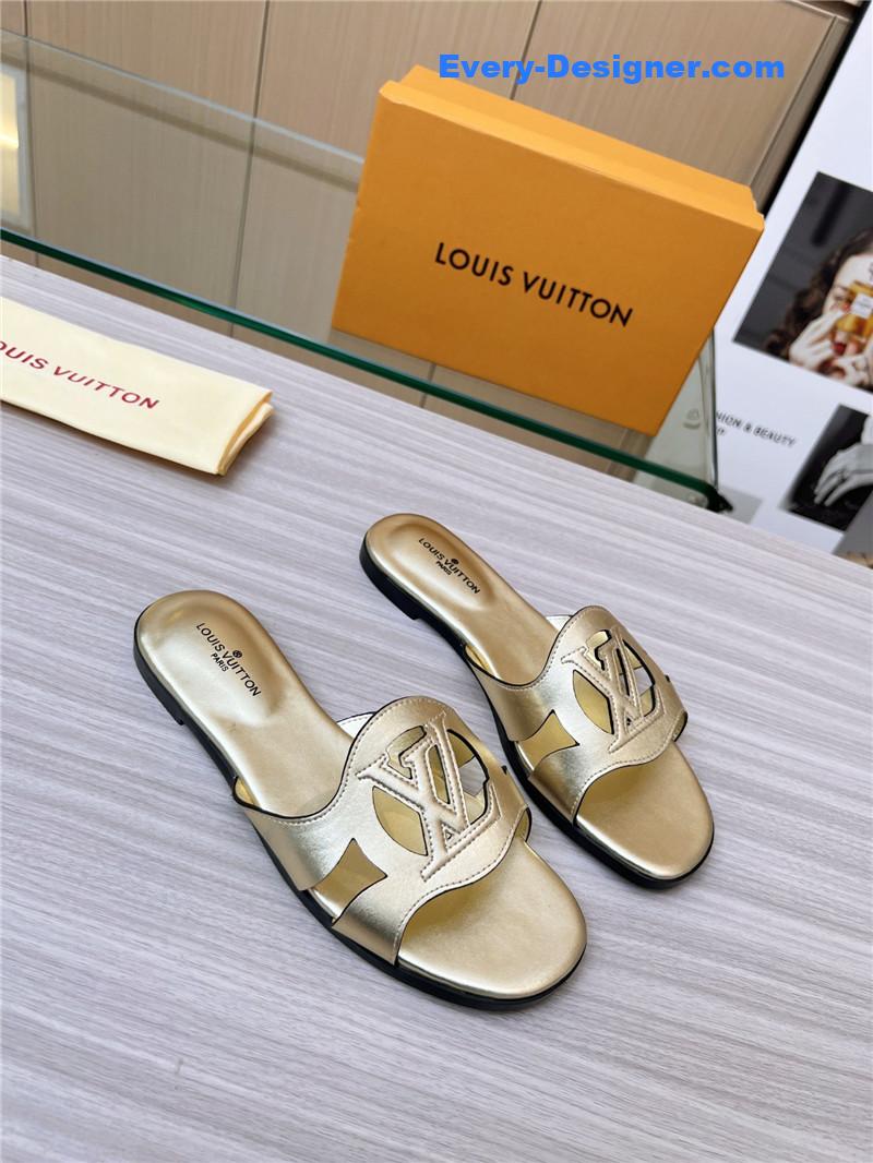 l0vis Vvtt0n lv milan fashion week catwalk slippers