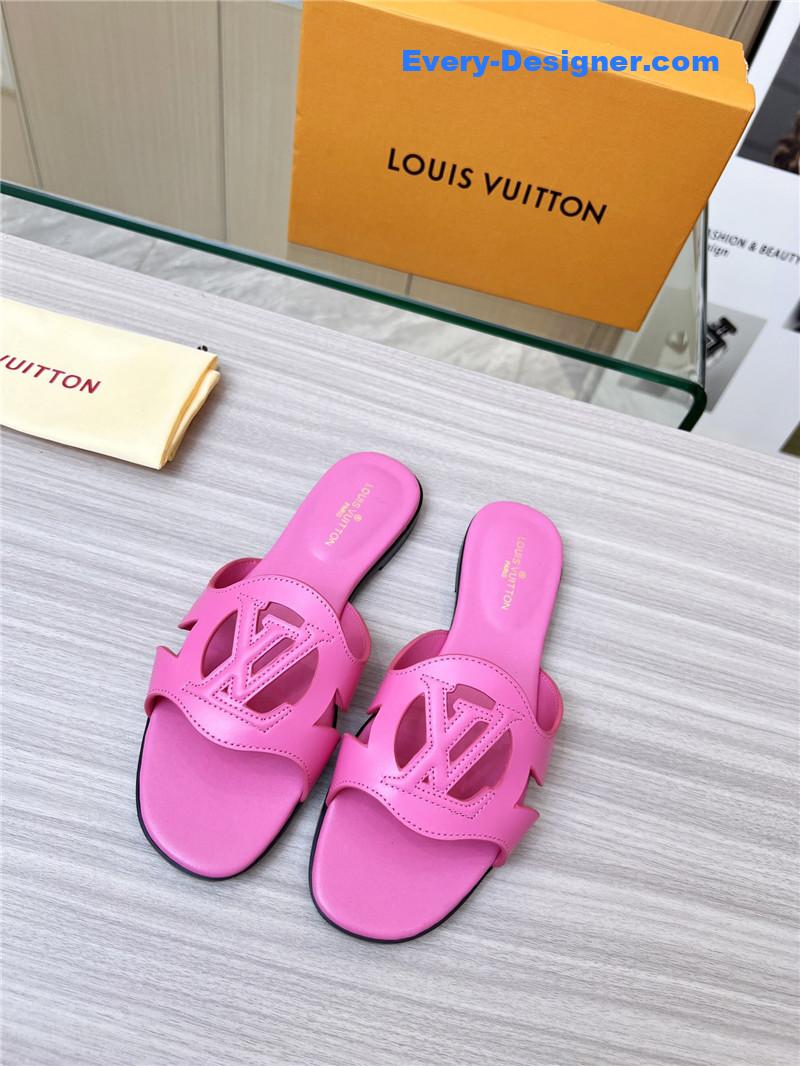 l0vis Vvtt0n lv milan fashion week catwalk slippers