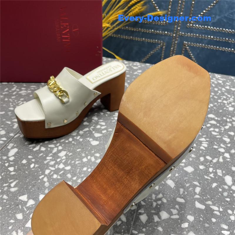 Va1e*ntin0 metal chain high heel sandals