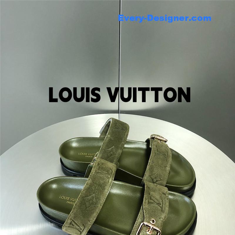 l0vis Vvtt0n lv metal buckle logo platform slippers