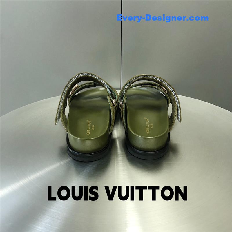 l0vis Vvtt0n lv metal buckle logo platform slippers
