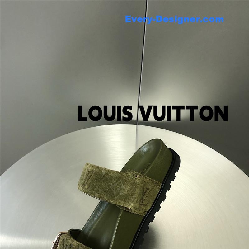 l0vis Vvtt0n lv metal buckle logo platform slippers