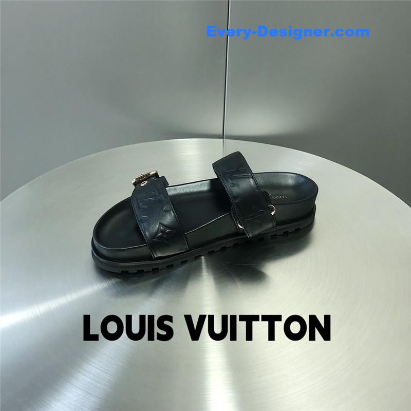 l0vis Vvtt0n lv metal buckle logo platform slippers