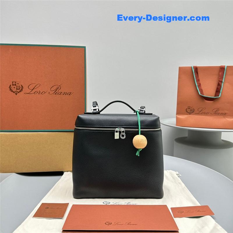 L0r0 P1ana extra pocket backpack