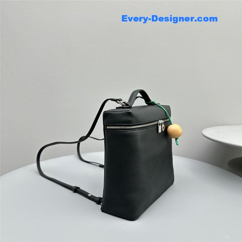 L0r0 P1ana extra pocket backpack