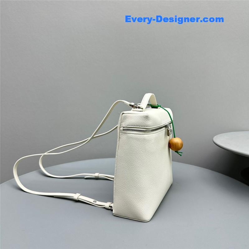 L0r0 P1ana extra pocket backpack