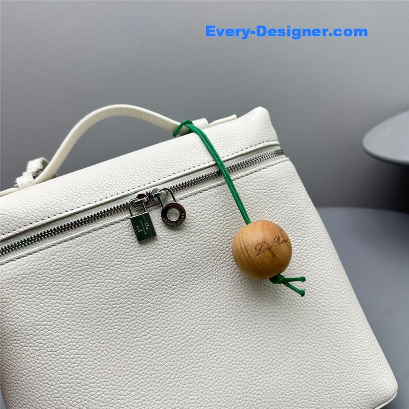 L0r0 P1ana extra pocket backpack