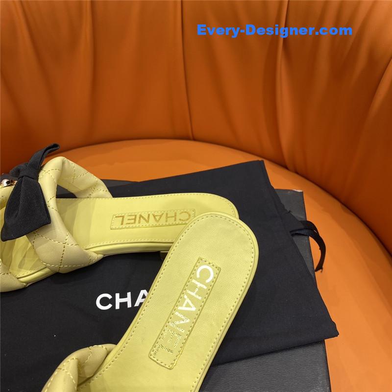 CC embroidered logo slippers