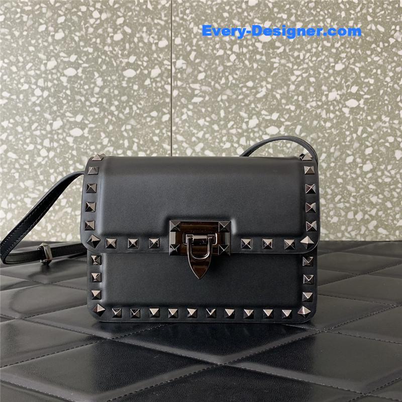 Va1e*ntin0 garavani rockstud23 small leather bag