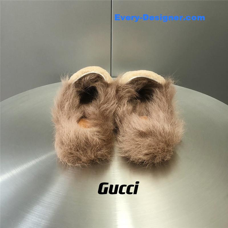 Gvc*1 fur slippers