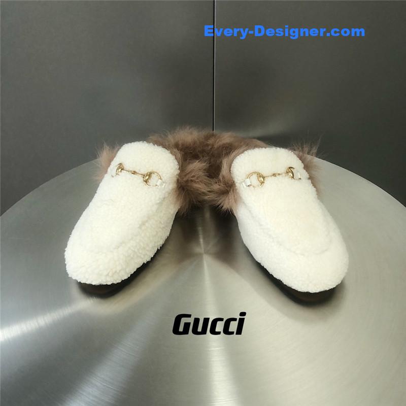 Gvc*1 fur slippers