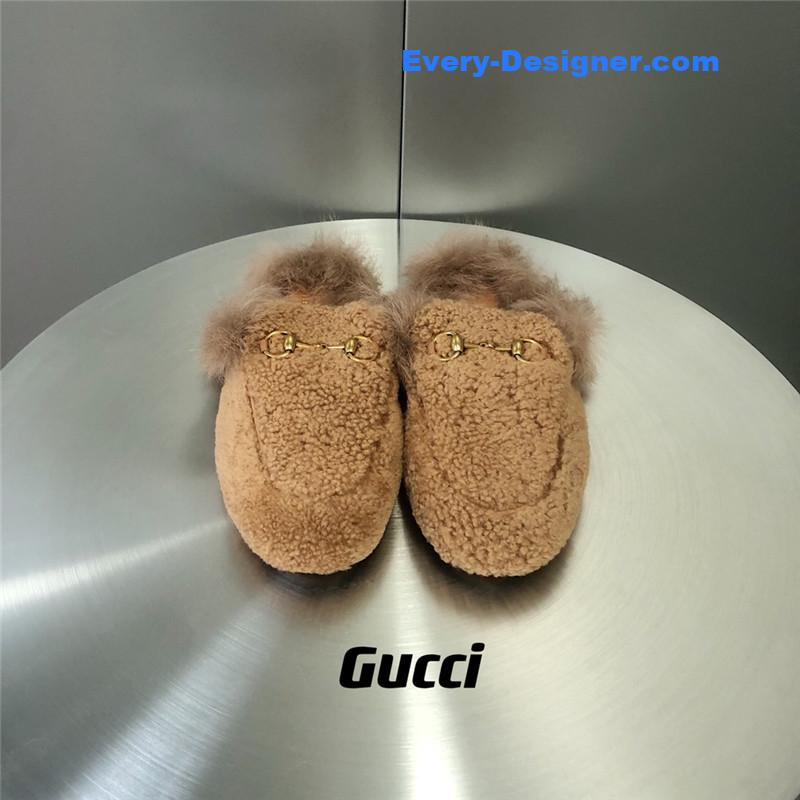 Gvc*1 fur slippers