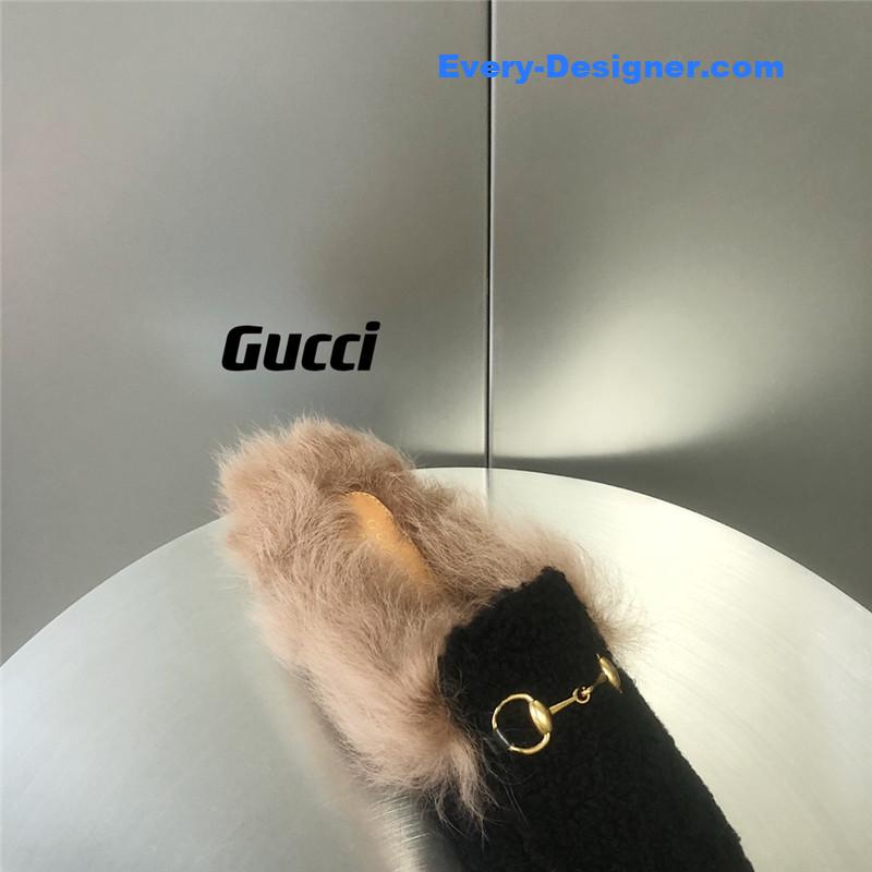 Gvc*1 fur slippers