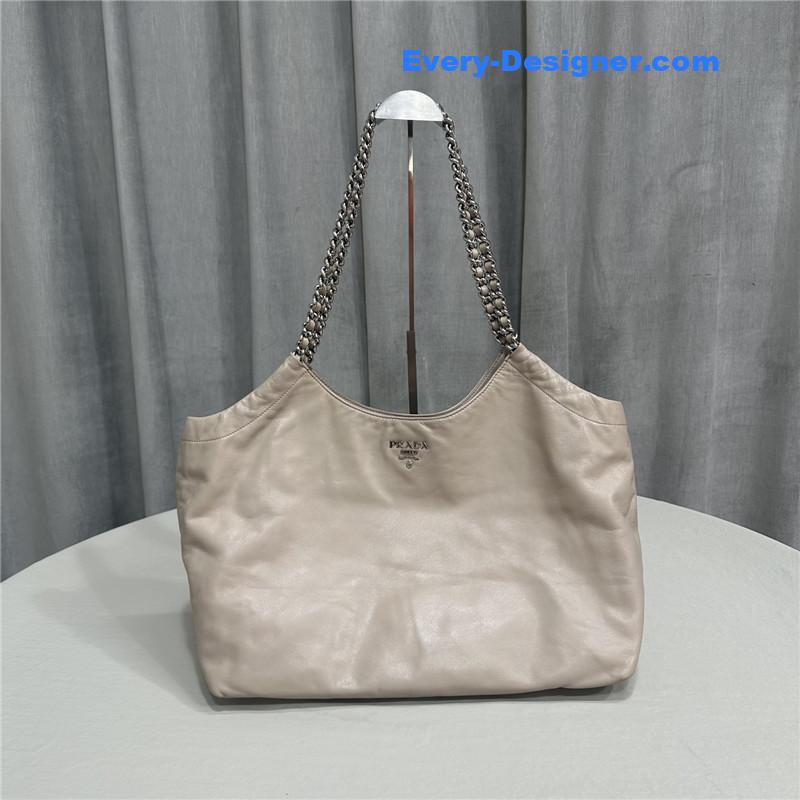 Pra*a hobo bag