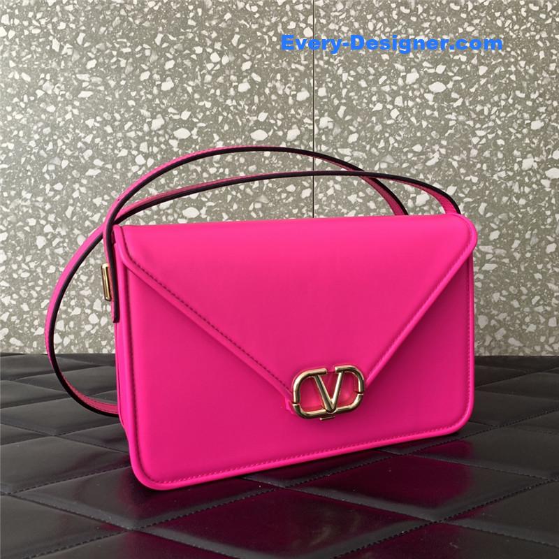 Va1e*ntin0 garavani letter leather shoulder bag