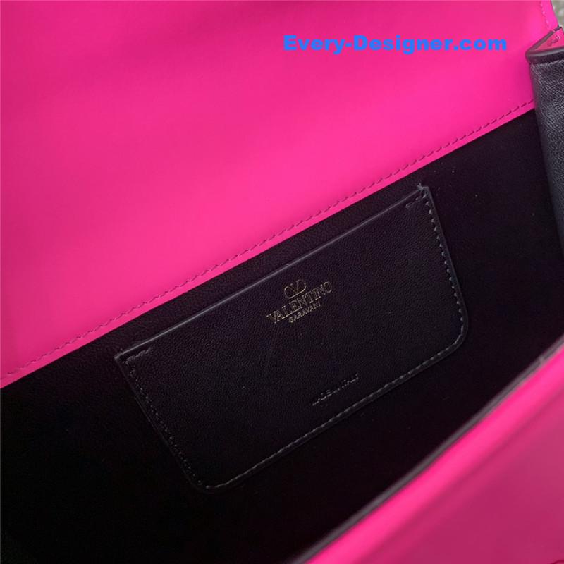 Va1e*ntin0 garavani letter leather shoulder bag