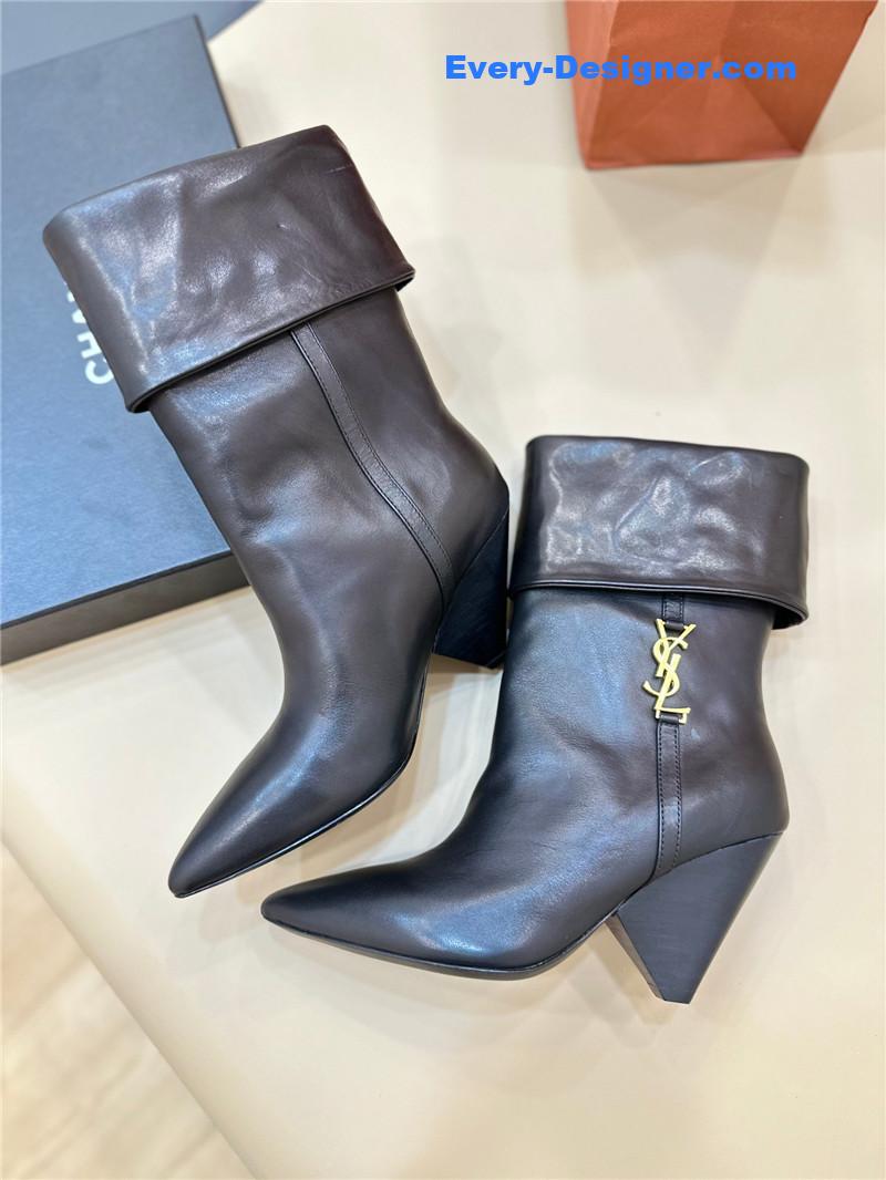 Y51 pointed toe suede ankle boots