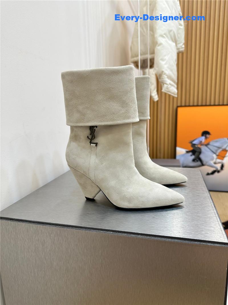 Y51 pointed toe suede ankle boots