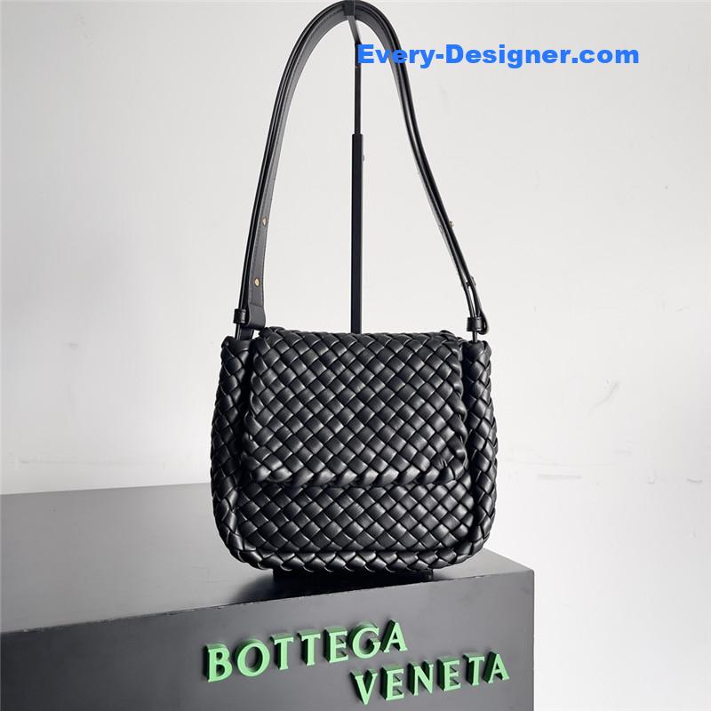 b0tt*ga Ven*ta mini cobble shoulder bag