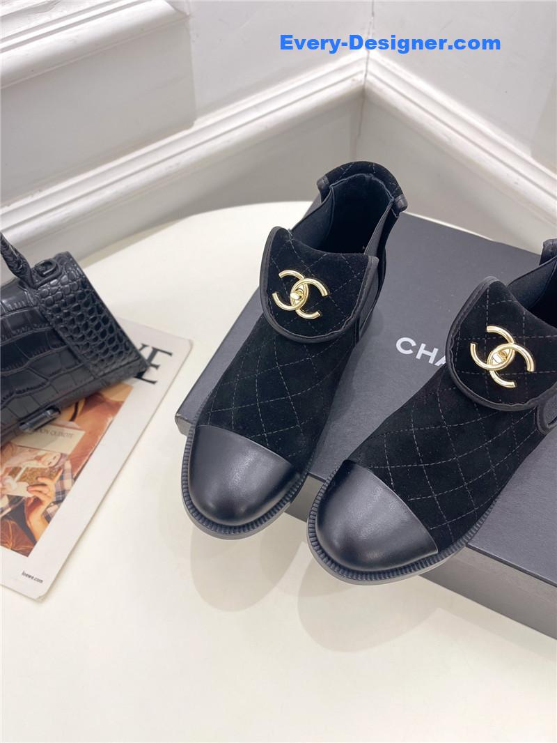 CC logo rhombus short boots