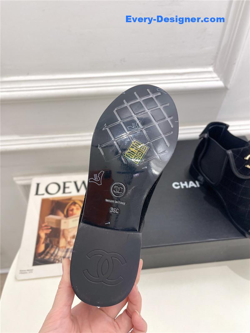 CC logo rhombus short boots