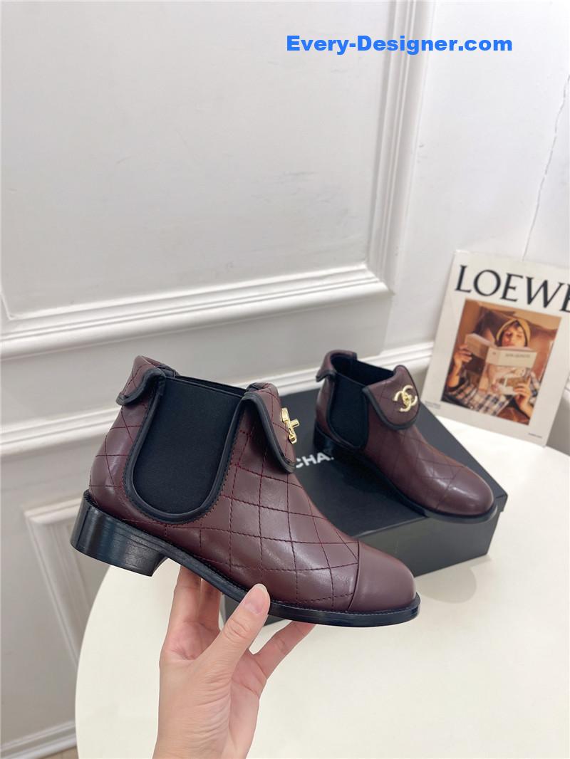 CC logo rhombus short boots