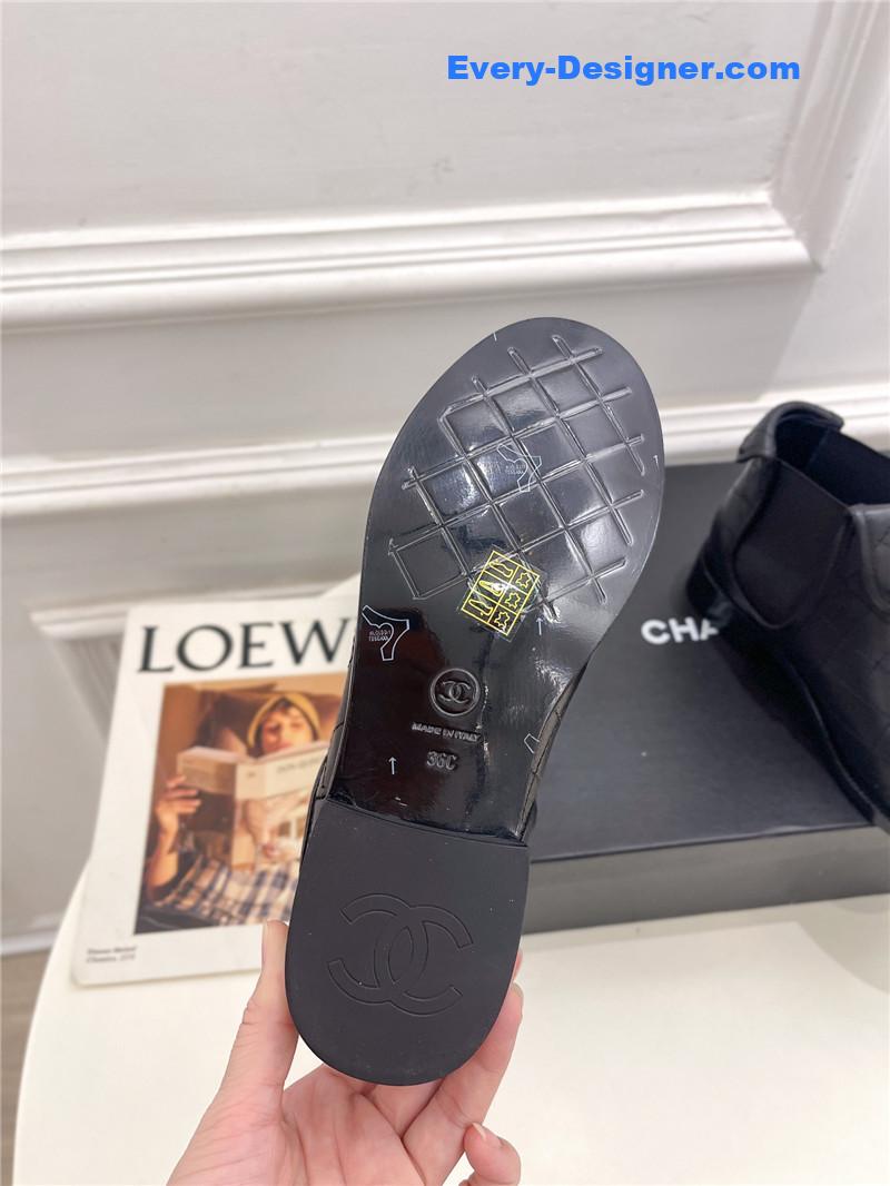 CC logo rhombus short boots