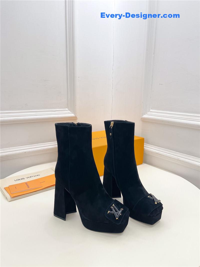 l0vis Vvtt0n lv v-shaped square heel platform boots
