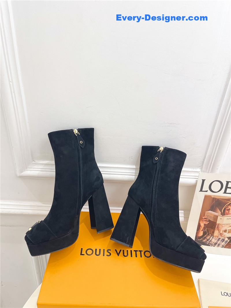 l0vis Vvtt0n lv v-shaped square heel platform boots