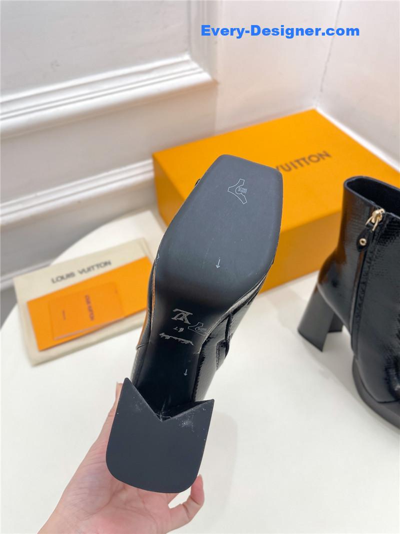 l0vis Vvtt0n lv v-shaped square heel platform boots