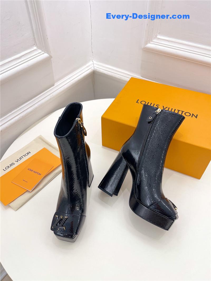 l0vis Vvtt0n lv v-shaped square heel platform boots