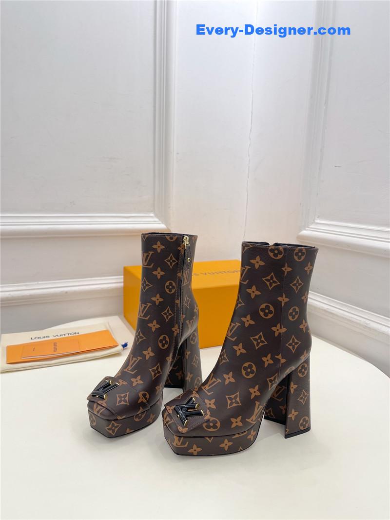 l0vis Vvtt0n lv v-shaped square heel platform boots