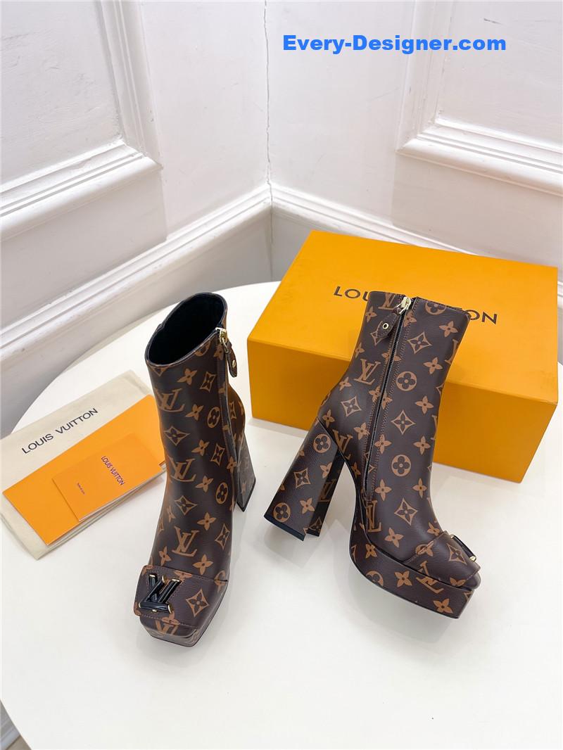 l0vis Vvtt0n lv v-shaped square heel platform boots