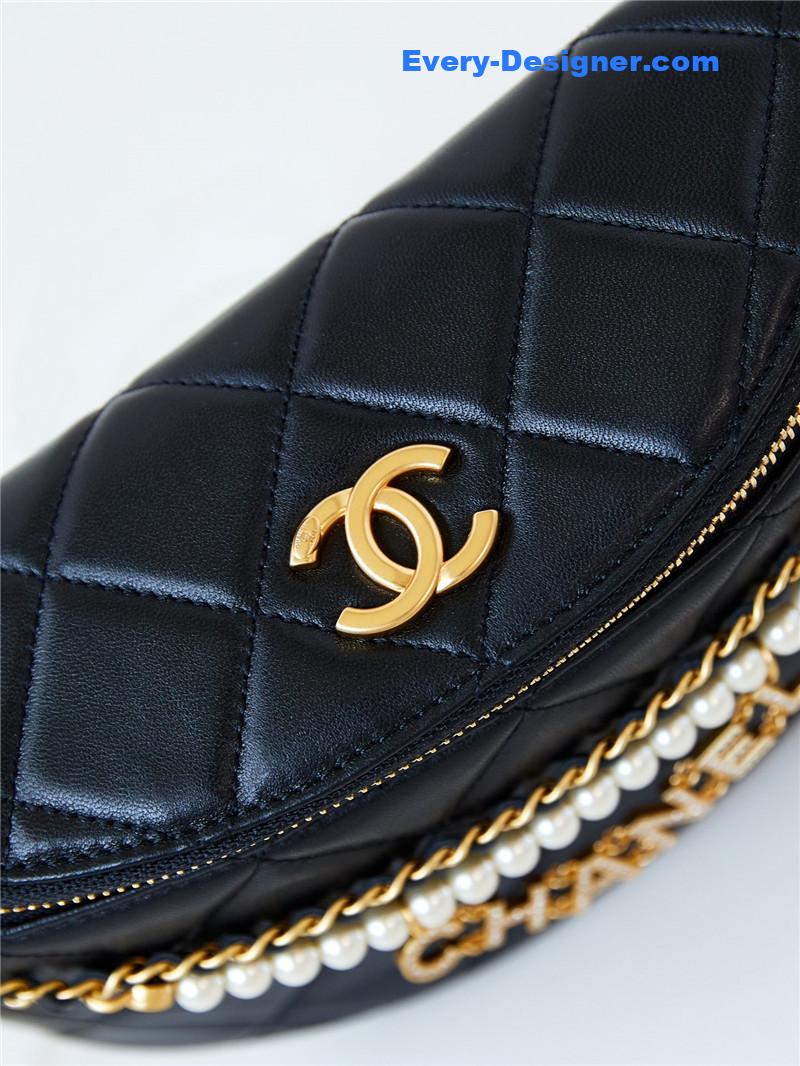 Ch**el pearl chain waist bag