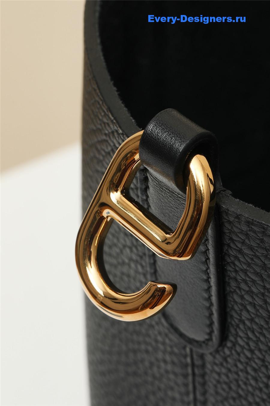 H**me5 in the loop 18 bag black