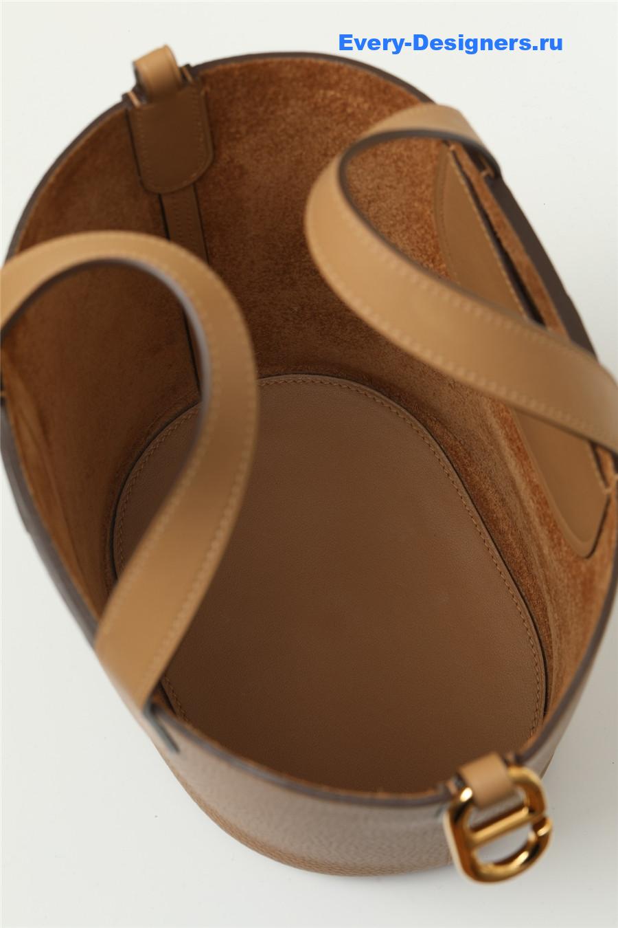 H**me5 in the loop 18 bag brown