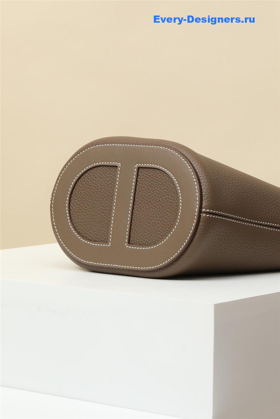 H**me5 in the loop 18 bag