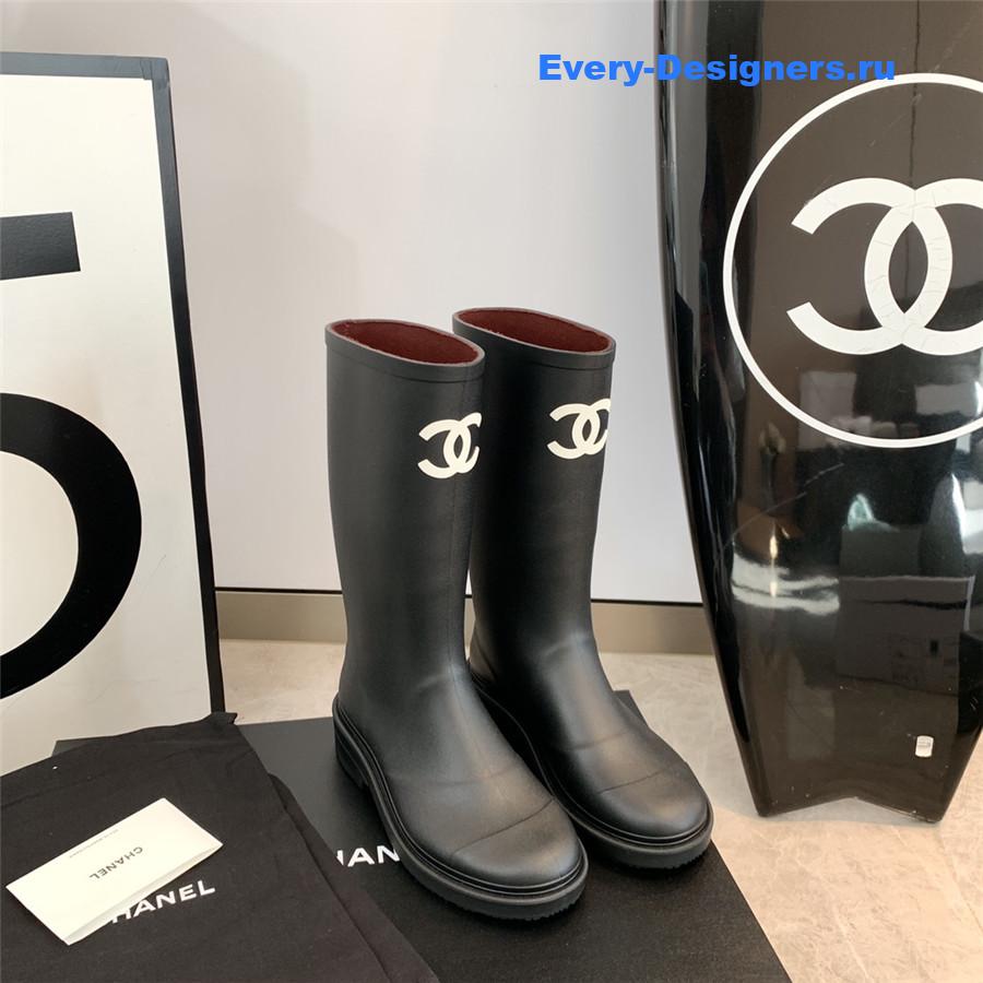 Ch**el rubber rain boots