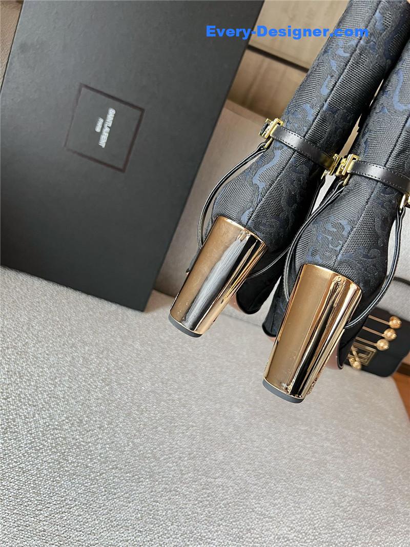 F**di delfina ankle boots