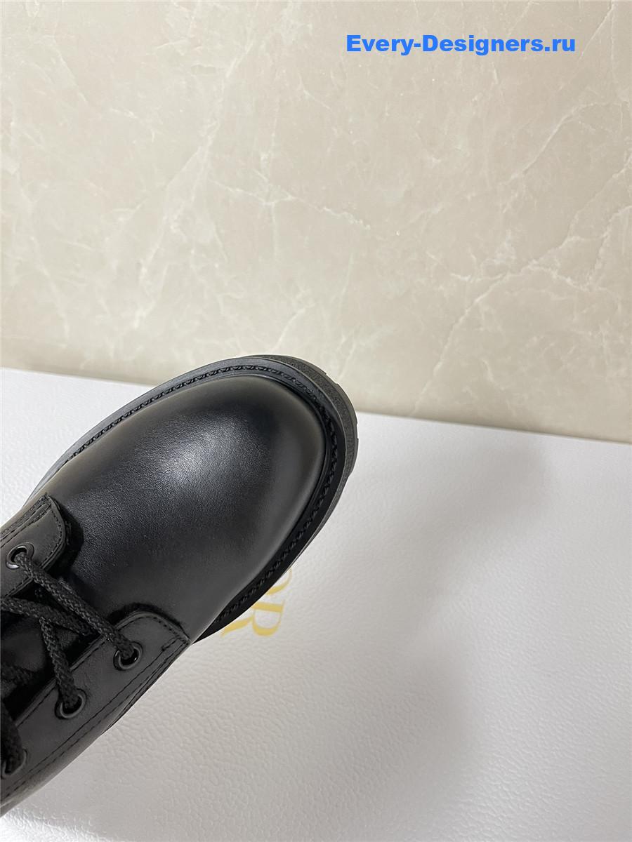 D10r black lace-up lambswool martin boots