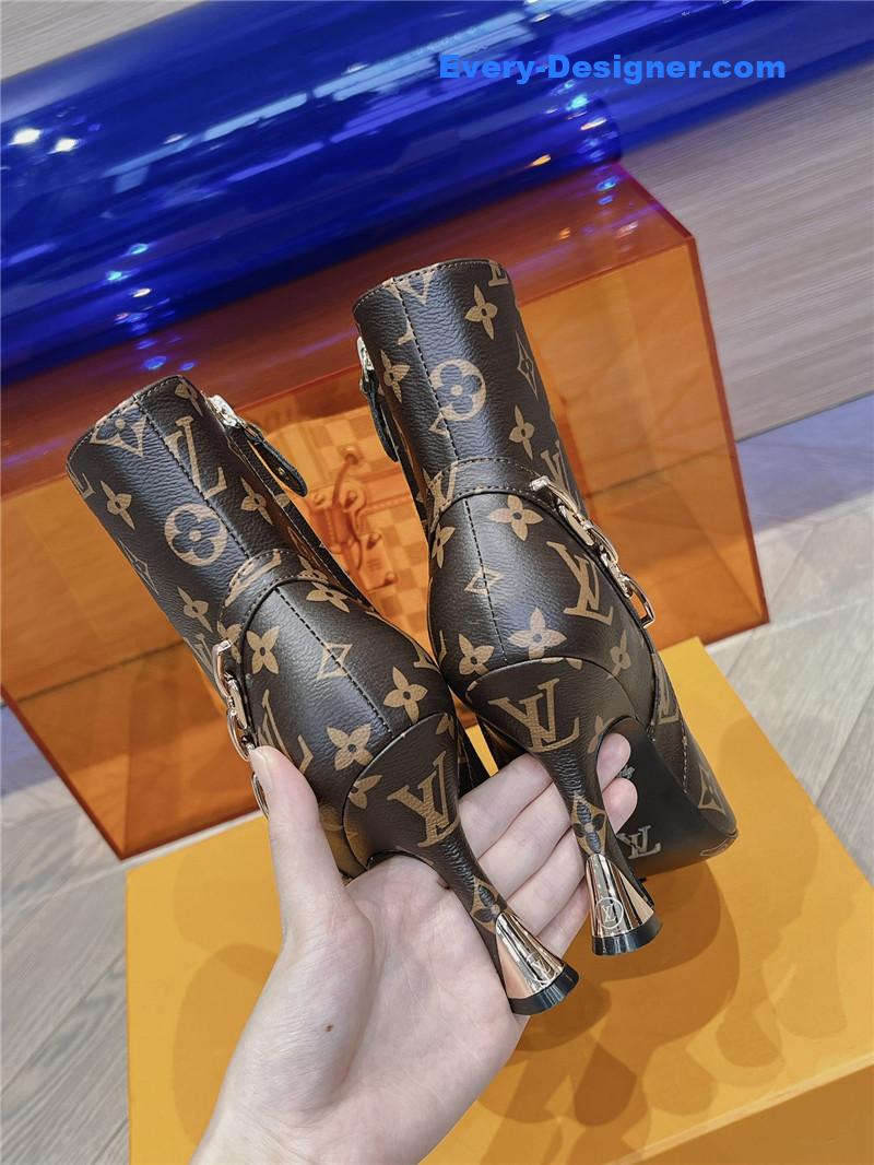 l0vis Vvtt0n lv logo printed short boots