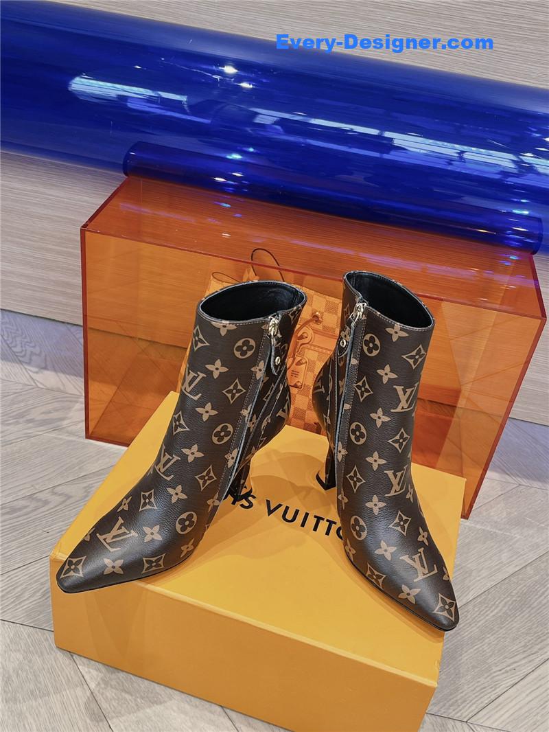 l0vis Vvtt0n lv logo printed short boots