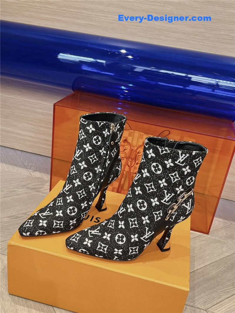 l0vis Vvtt0n lv logo printed short boots