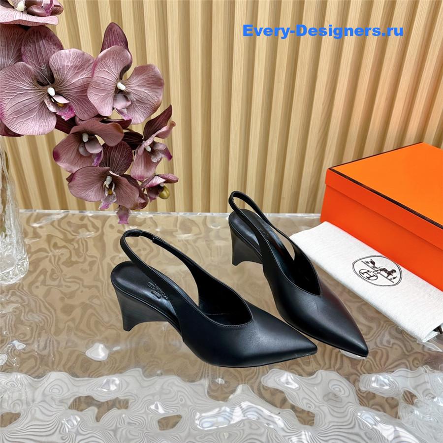 H**me5 calfskin high pointed slingbacks in black