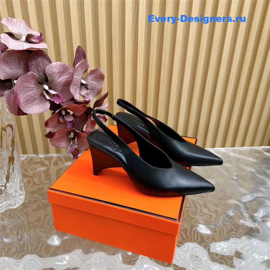 H**me5 calfskin high pointed slingbacks in black